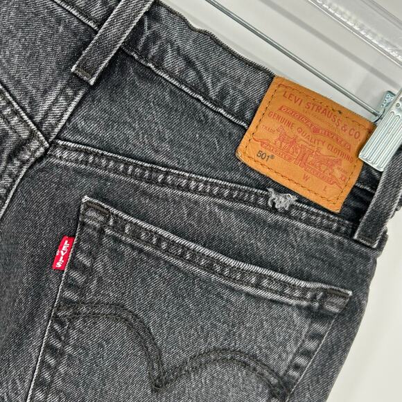 Women's 501 Levi's Premium High Rise Black Denim Button Fly Mom Jeans Size 28 - Picture 7 of 8